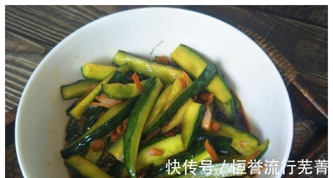妈妈|妈妈用了10多年的腌黄瓜方法，详细做法教会你，清脆爽口，嘎嘣！