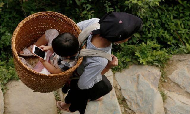 爸爸|孩子几岁配手机最好?教育家:不是10岁也不是15岁,这个年纪刚好