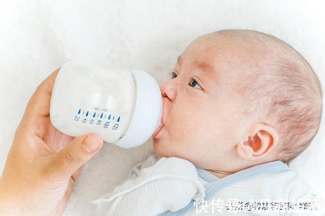 辅食|各月龄宝宝吃奶量不同，吃多吃少都不好，4个方法看宝宝是否吃饱
