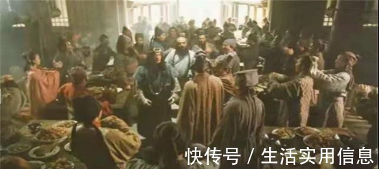 关胜#梁山好汉的奇葩死法走在路上被毒蛇咬死,喝醉酒坠马身亡!