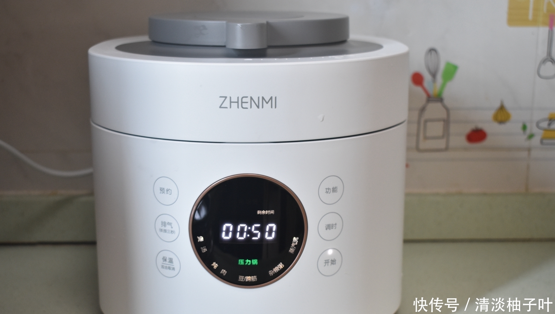 生活|2人2菜1汤的午餐,酸菜鱼和排骨汤荤素搭配滋味无穷,认真生活