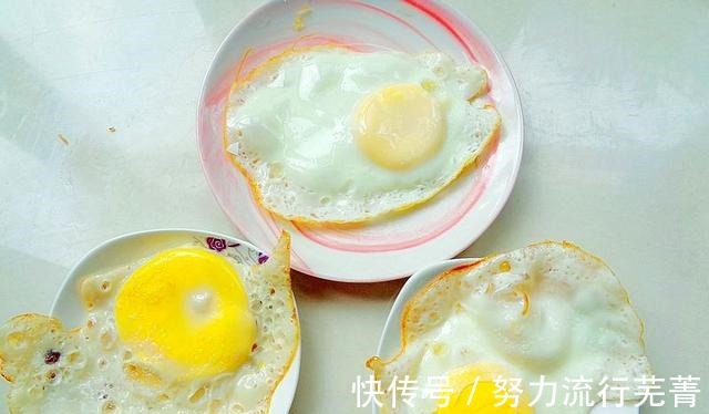 解暑汤|我家三伏天早餐，煎鸡蛋配解暑汤，清热降火，真不错！