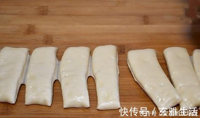 酵母粉|炸油条时,一定要加此物,油条个个空心,蓬松酥脆,还好吃