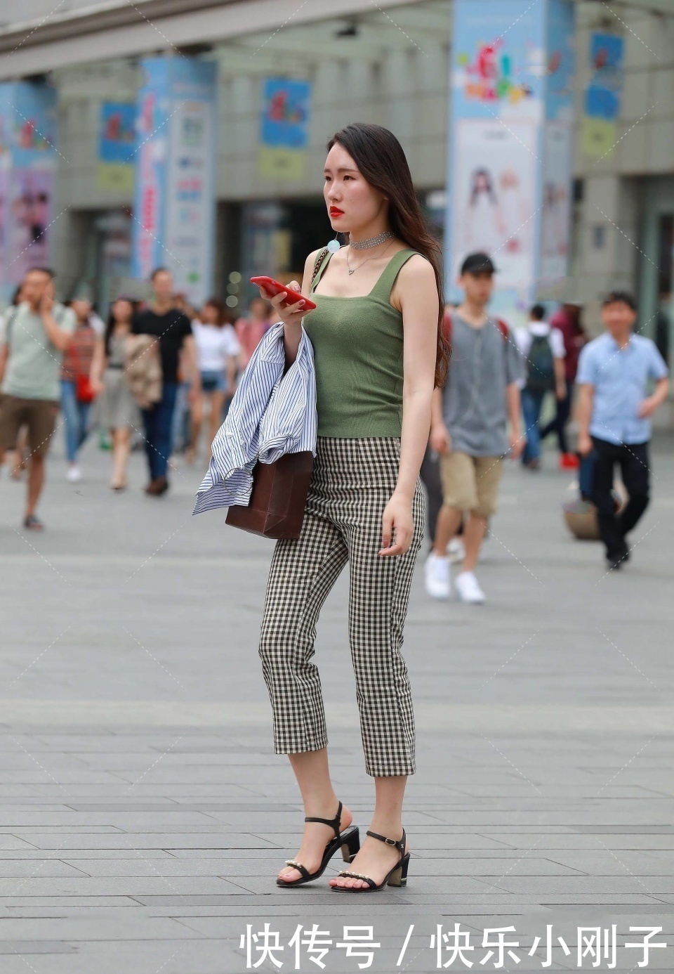 格子|如此迷人的美女！从任何角度来看，这个美女的魅力都显得越发动人