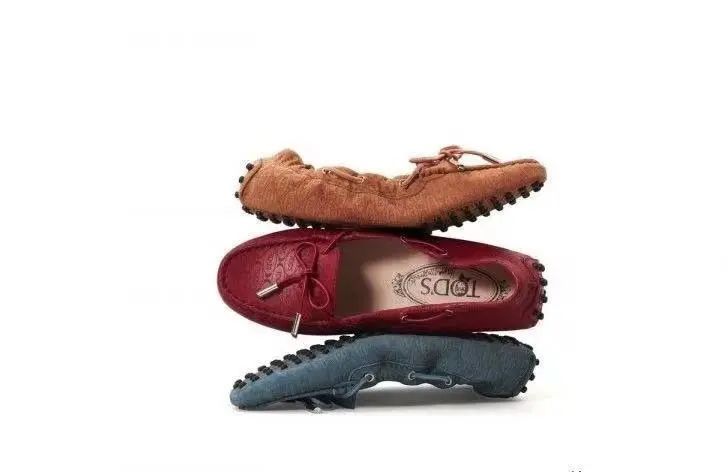 时髦办 |Alber Elbaz走了，他曾说“不尊重女性，作品就会失去灵魂”\＂,\＂i10\＂:\＂时髦办