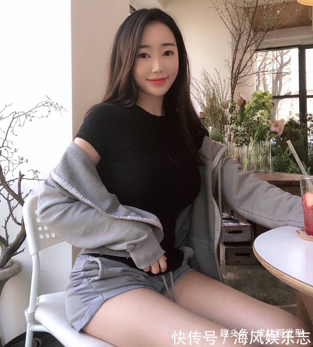 秋膘|微胖女孩要会穿套装,留时尚长发发型,就算贴秋膘也不怕