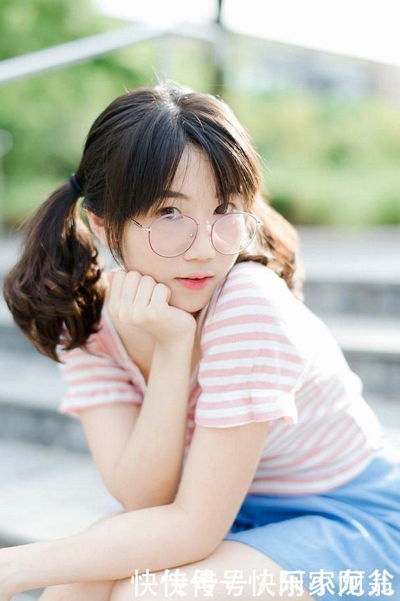 小阿姨也有俏皮的一面，这身材真的太完美，你喜欢吗？