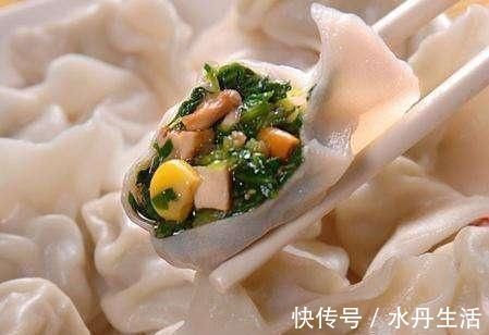 厨娘|调饺子馅，先打水还是先放油？老厨娘告诉正确做法，饺子鲜香味美