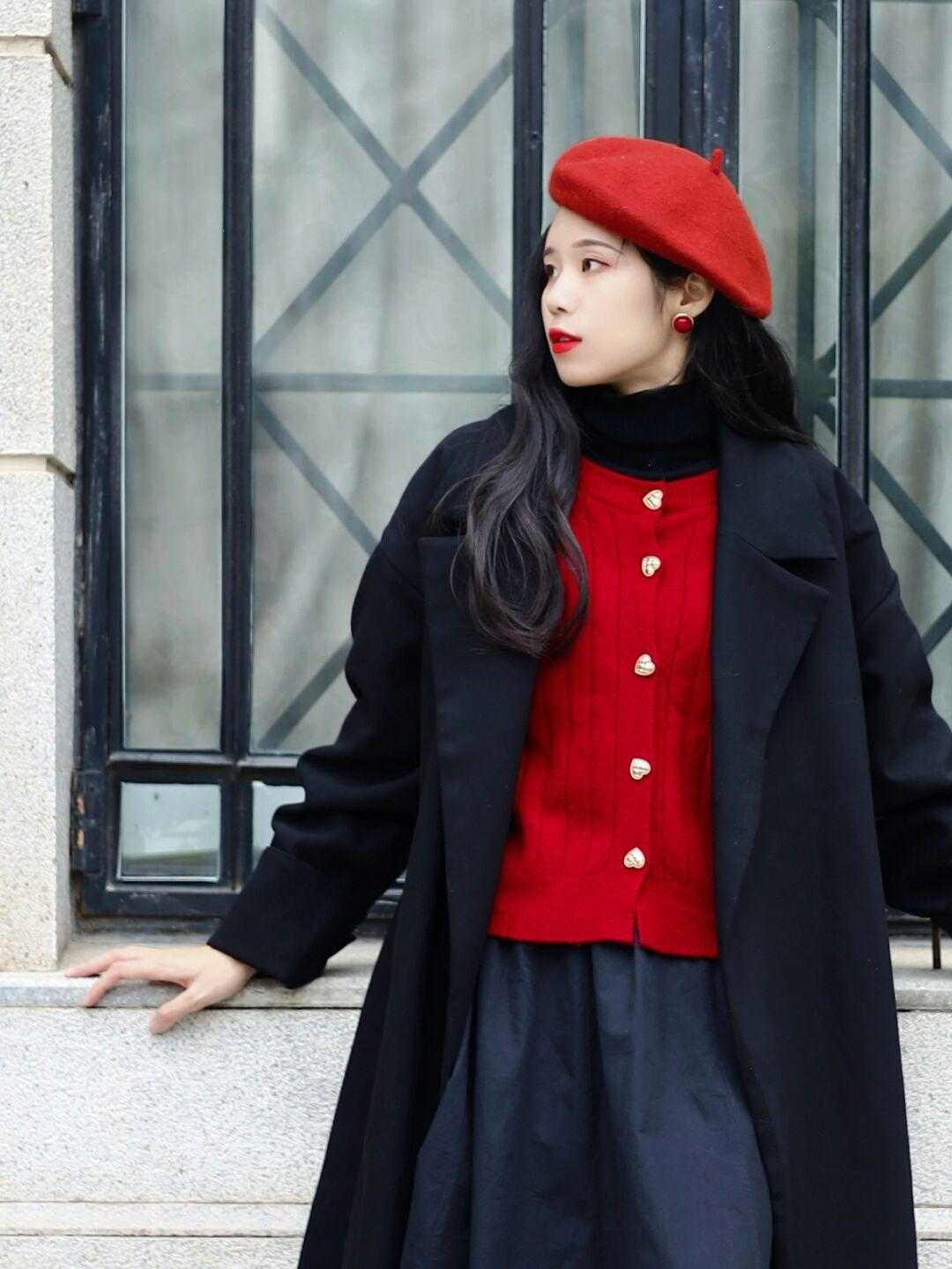 单品|黑红色怎样搭才不落入俗套?试试“内红外黑”,就知道有多牛了