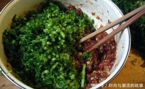 每次|做素菜饺子,别每次都用白菜和韭菜了,放“它”,做出来比肉还香