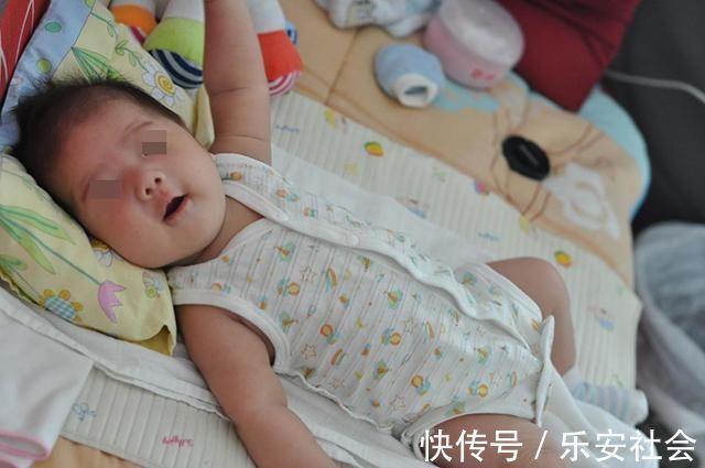 妈妈|宝宝不让妈妈抱?别怪他“无情”,错过认母期,想再挽回就迟了