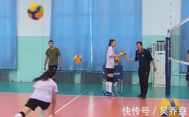 中国女排|天津女排一新星已归队,曾是河北女排核心,王宝泉一对一指导
