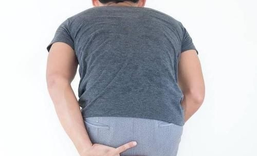 癌肿|排便不畅,是肠癌吗?医生:符合3个标准,尽早去医院检查一下