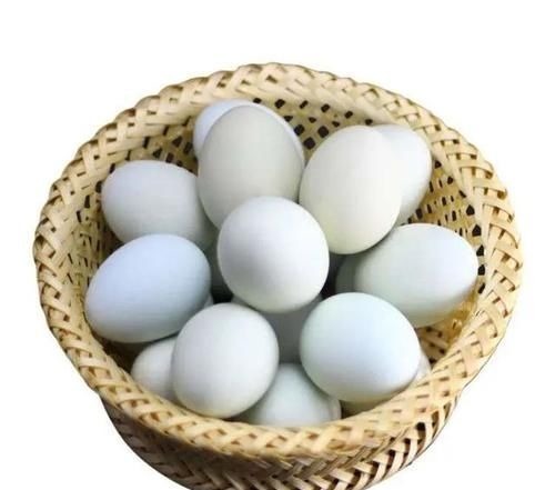 风湿痹痛|一只咸鸭蛋,治病大功效!10大妙用法,横扫全身上下10种疾病!