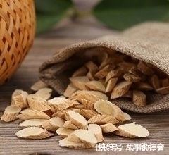 气虚水肿|老人想要健康，常用此物泡水喝，血管年轻了，血糖降了，谁喝谁好