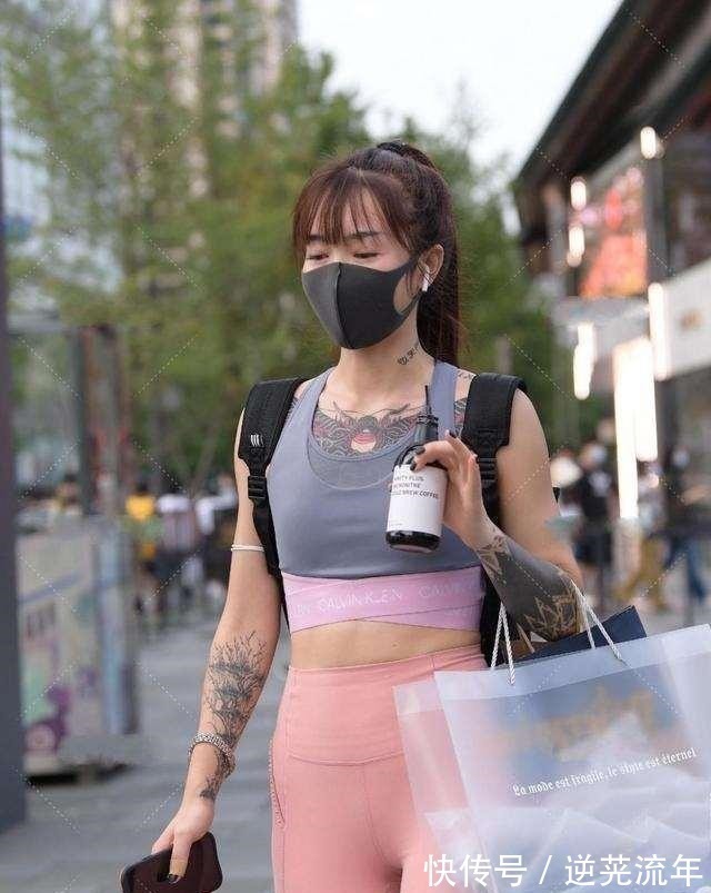 洋气 优雅洋气的打底裤装扮洒脱不俗,唯美清新感十足,纯净自然!