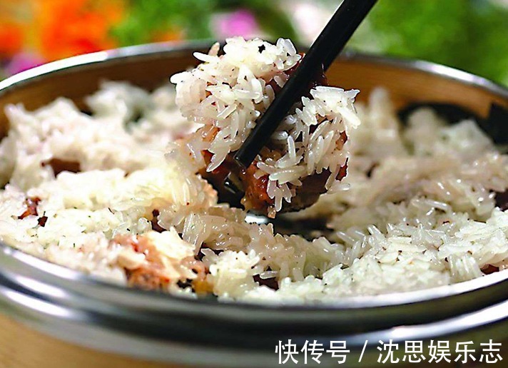 红烧|排骨不要只用来红烧了,这种做法不用一滴水一滴油,照样香嫩可口