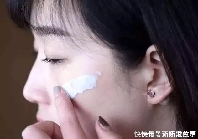 化妆师提醒防晒霜别直接涂脸上,否则皮肤越来越黑还粗糙