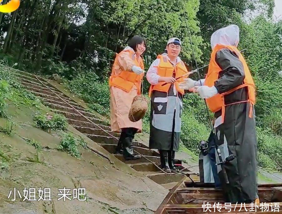 脱口秀大会|张艺兴年龄比李雪琴大，却下意识叫对方为姐，随后改口尽显高情商