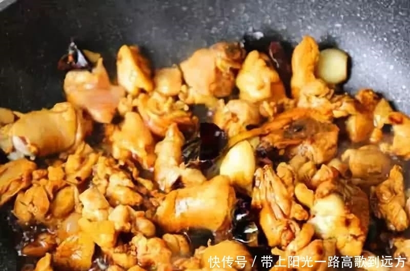 正宗香菇焖鸡做法,鲜香美味又营养