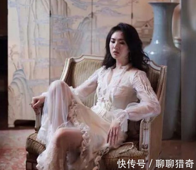 姚安娜|华为总裁任正非，20岁小女儿才貌双全，一席黑色礼服超惊艳