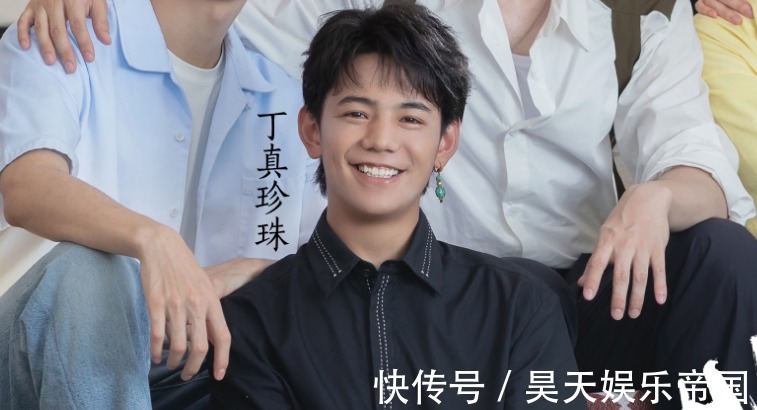 观众们|《中餐厅5》定下播出时间!用全员海报官宣阵容,龚俊坐在最边边