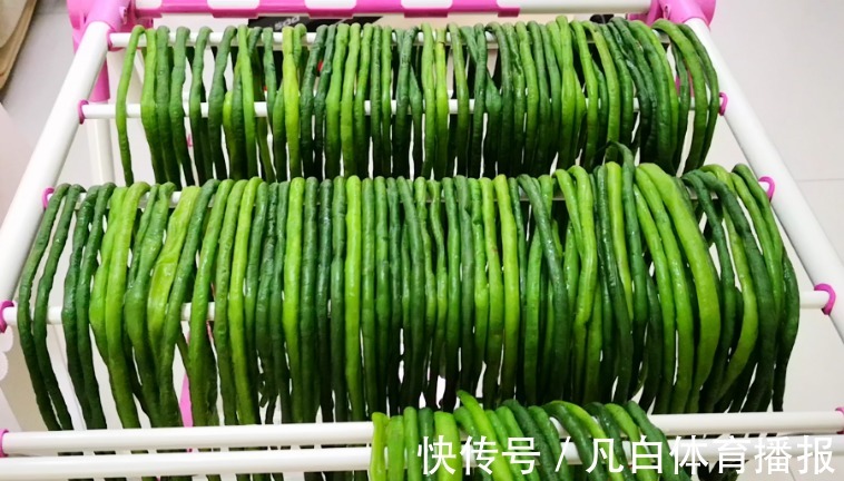 夏天多晒些豇豆干,到冬天炖肉吃,学会正确步骤,能放一年不发霉