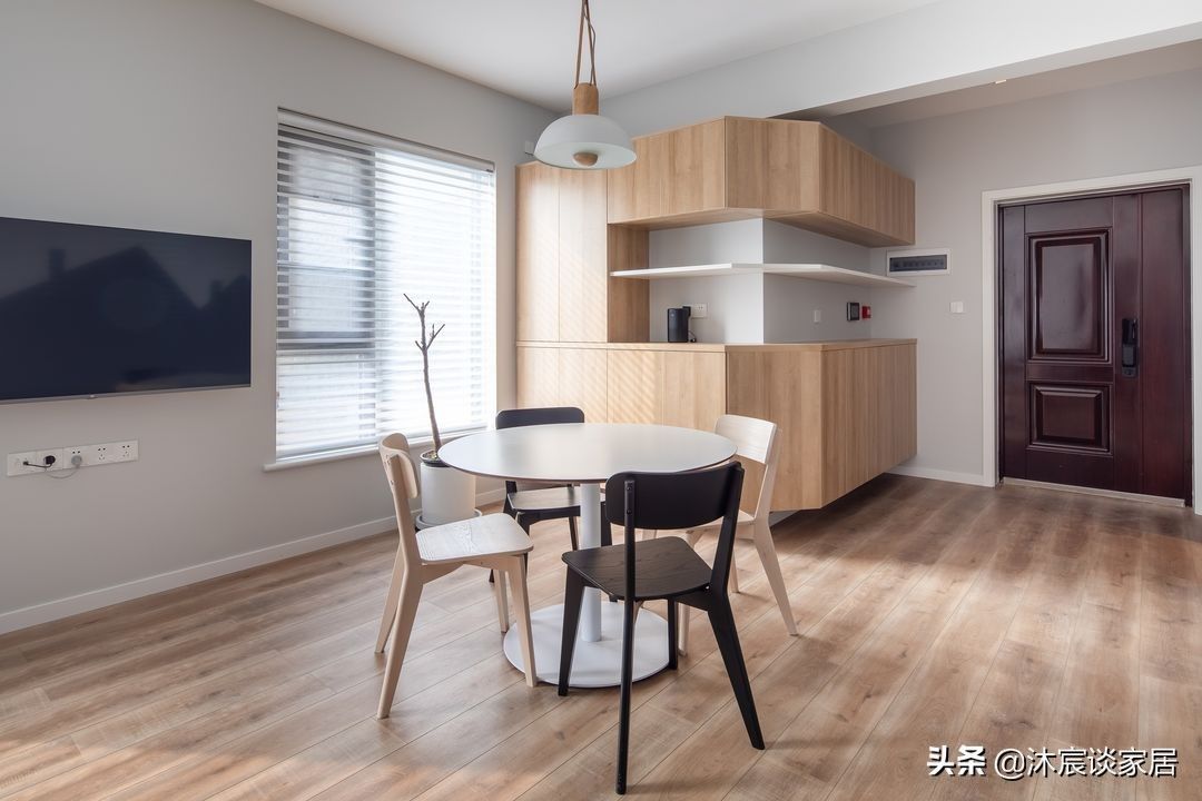 客餐厅|拆墙挪位后,她让小家实现“大横厅”,采光好,动线流畅,好舒服