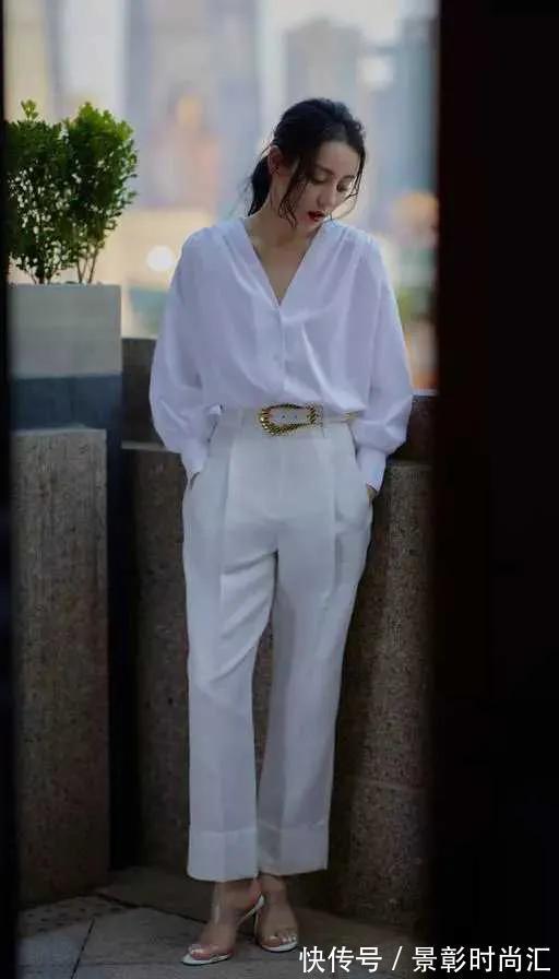 美女 难道今年流行透明高跟凉鞋吗?30位美女穿出了简约而不简单的效果