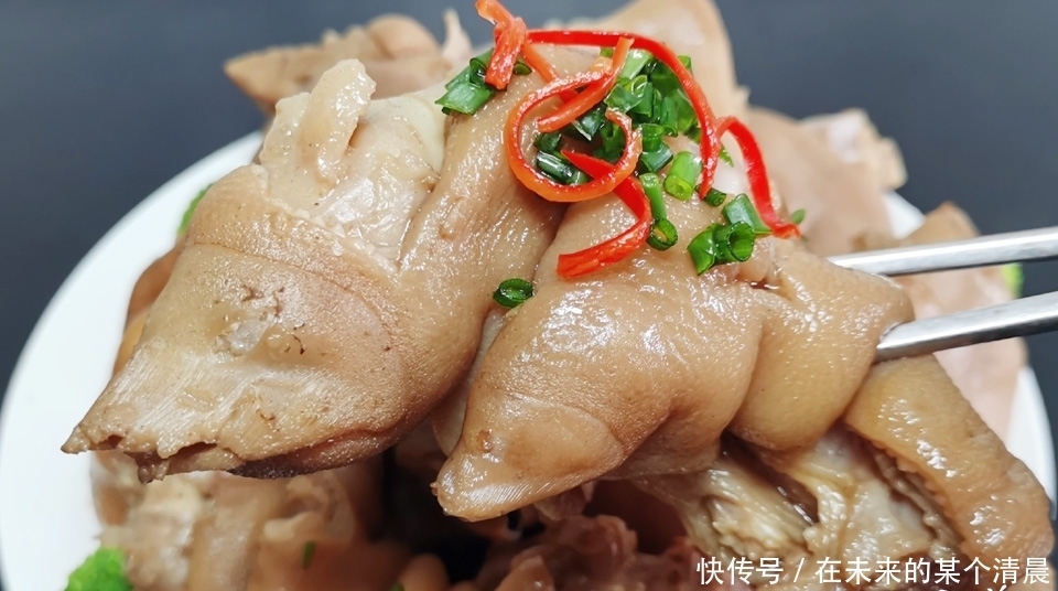 晒晒我家的年夜饭,1个人就能轻松搞定6道菜,荤素搭配,营养美味