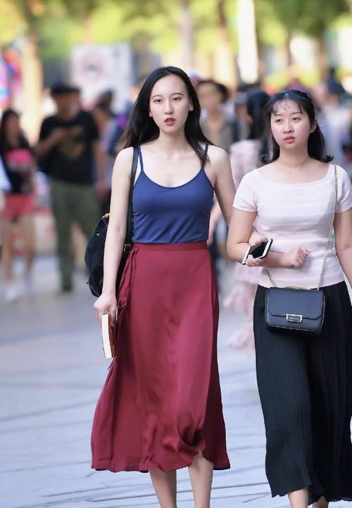 色彩|大气美女还会玩转色彩,真是“文武双全”样样精通啊