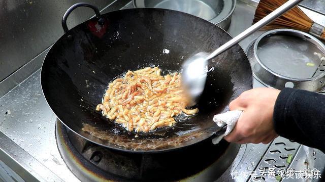 韭菜这样做,比炒鸡蛋还下饭,营养美味又解馋,简单又省力