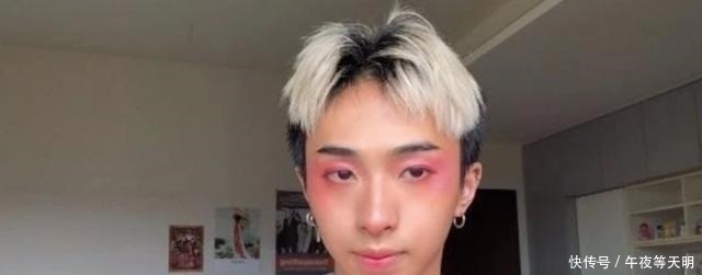 伪娘|伊能静儿子伪娘风引热议,网络高人指点,被二次元“毁掉”的一代