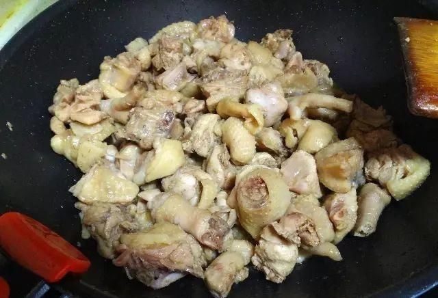 辣子鸡|辣子鸡最好吃的做法,大厨教你在家做出来,越吃越上瘾收藏了