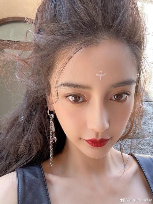 老婆|黃曉明偷偷秀恩愛！親自為老婆孩子做美食，3人吃8個(gè)菜？