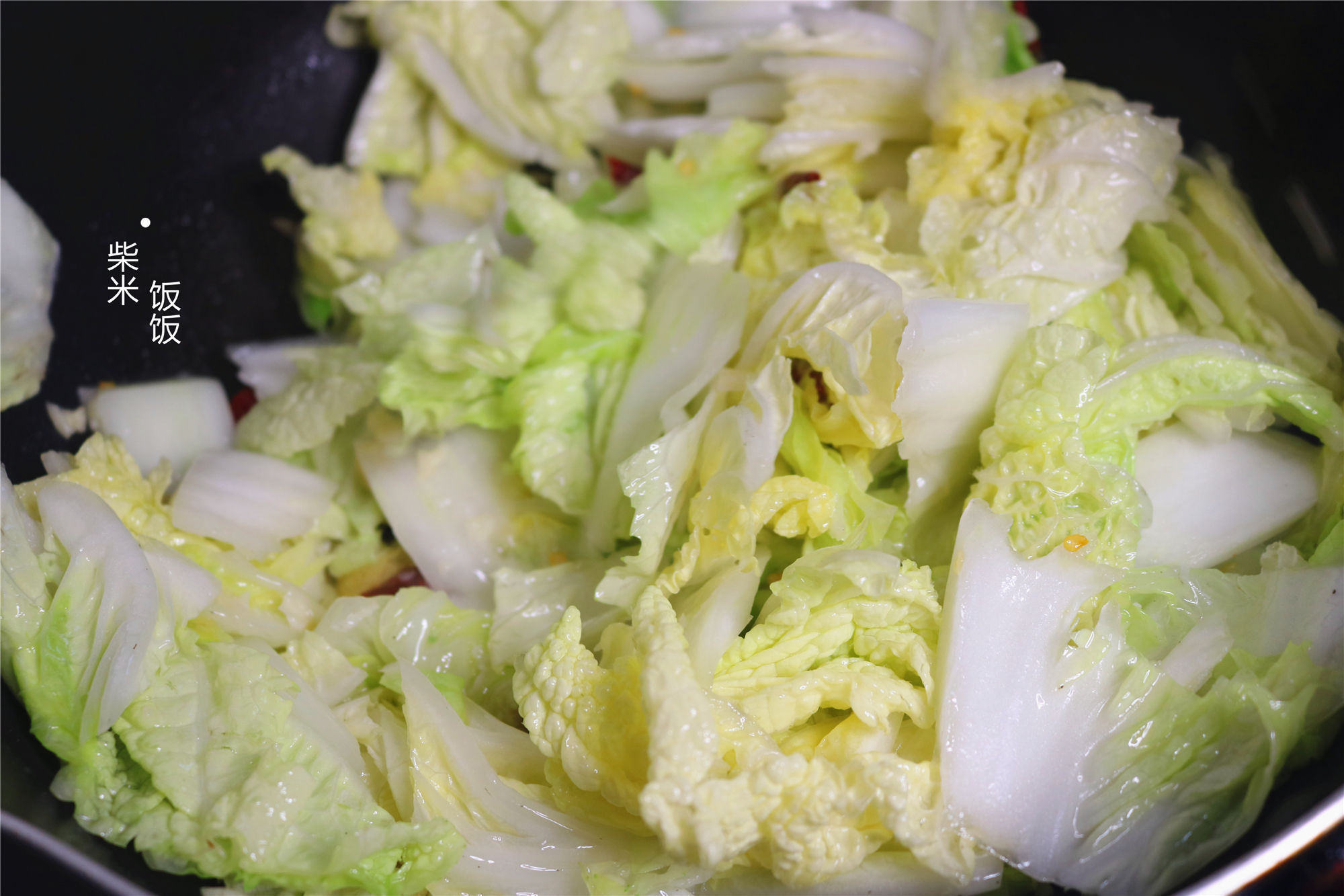 我家吃白菜,最爱这做法,大火一炒2分钟上桌,太开胃了