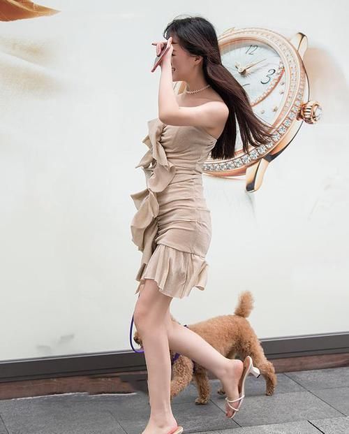 裙摆|裙子太宽松穿上没型今夏流行穿褶皱包臀裙,时髦又女人