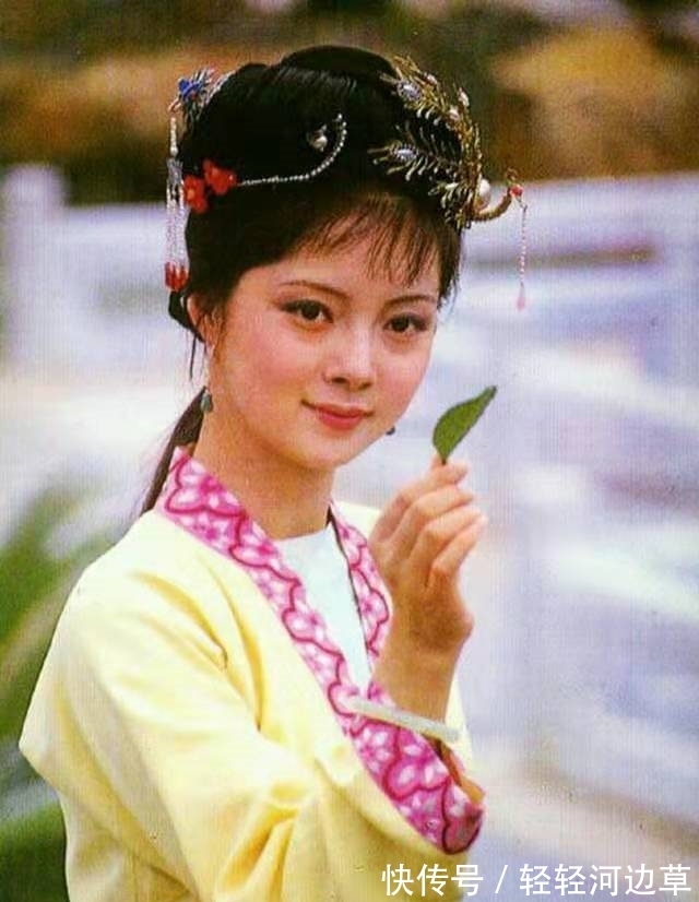 海棠社|薛宝钗才华横溢，远在探春之上，为何螃蟹宴上却落得倒数第一？