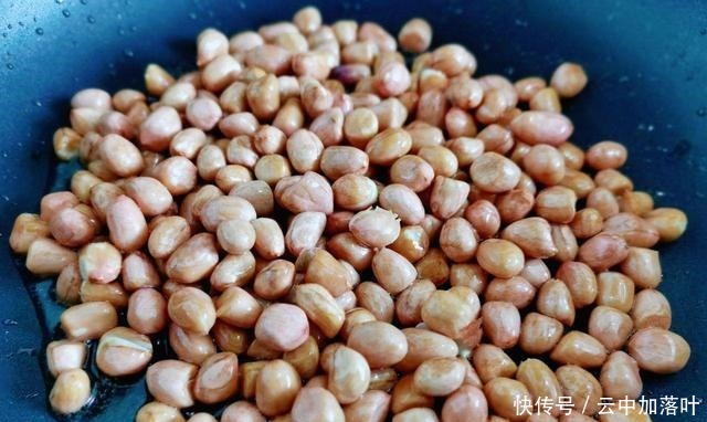 炸花生米，不能急，“牢记1步多加2物”，放7天也不回潮