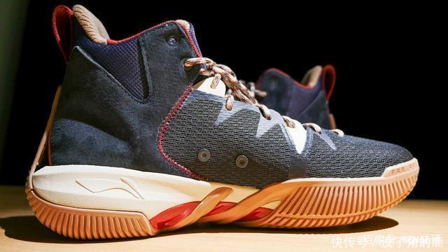 颜值设计双满分!首款“高端外场实战鞋”究竟有何玄机