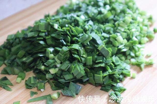 天一冷就馋热腾腾的饺子,这两种素菜做馅料,比肉馅还好吃