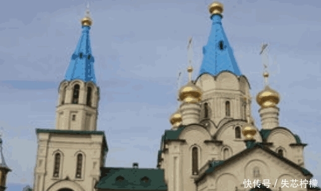 陷入|在苏联解体后，此国陷入贫穷的状况，可却因迁都而致富