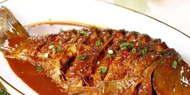五花肉|爱吃鱼的有福了,学会此方法鱼肉鲜嫩还入味,一上桌就被抢光,香