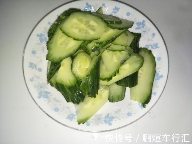 黄瓜|西红柿炒黄瓜，记住放菜顺序，出锅软嫩鲜香，清脆好吃