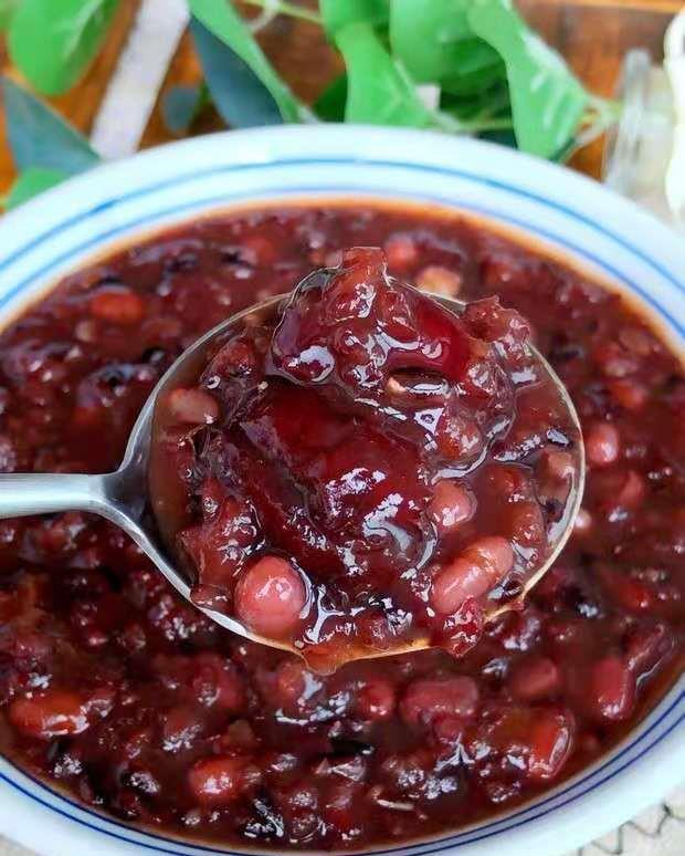 红豆黑米糯|秋冬,补气养血美容粥,暖心暖胃营养好喝,太美味了!