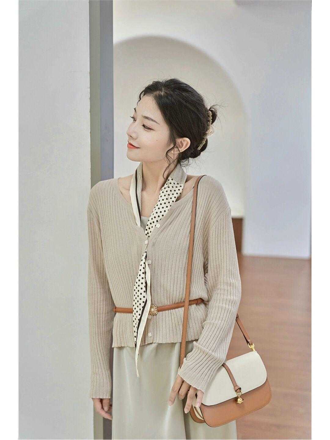 高跟鞋|无针织衫不秋天,这样简约又减龄,仿佛回到了青春活力,太好看了