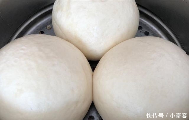 酵母|蒸馒头时,只加酵母是大错特错,如此做馒头又香又软还好吃