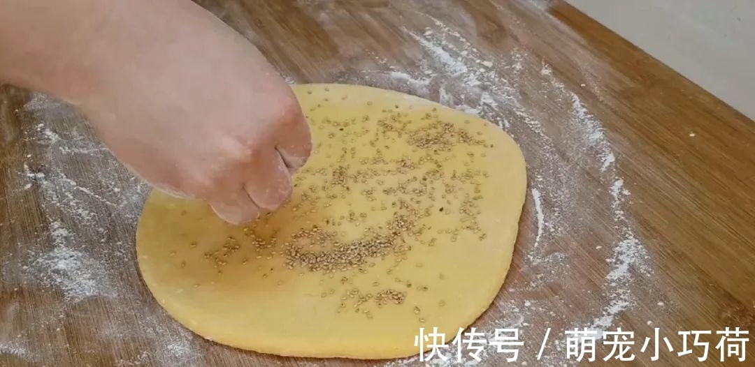 保鲜膜|1个红薯,3勺面粉,不用一滴水,做出创意小吃,保证孩子天天嚷着吃