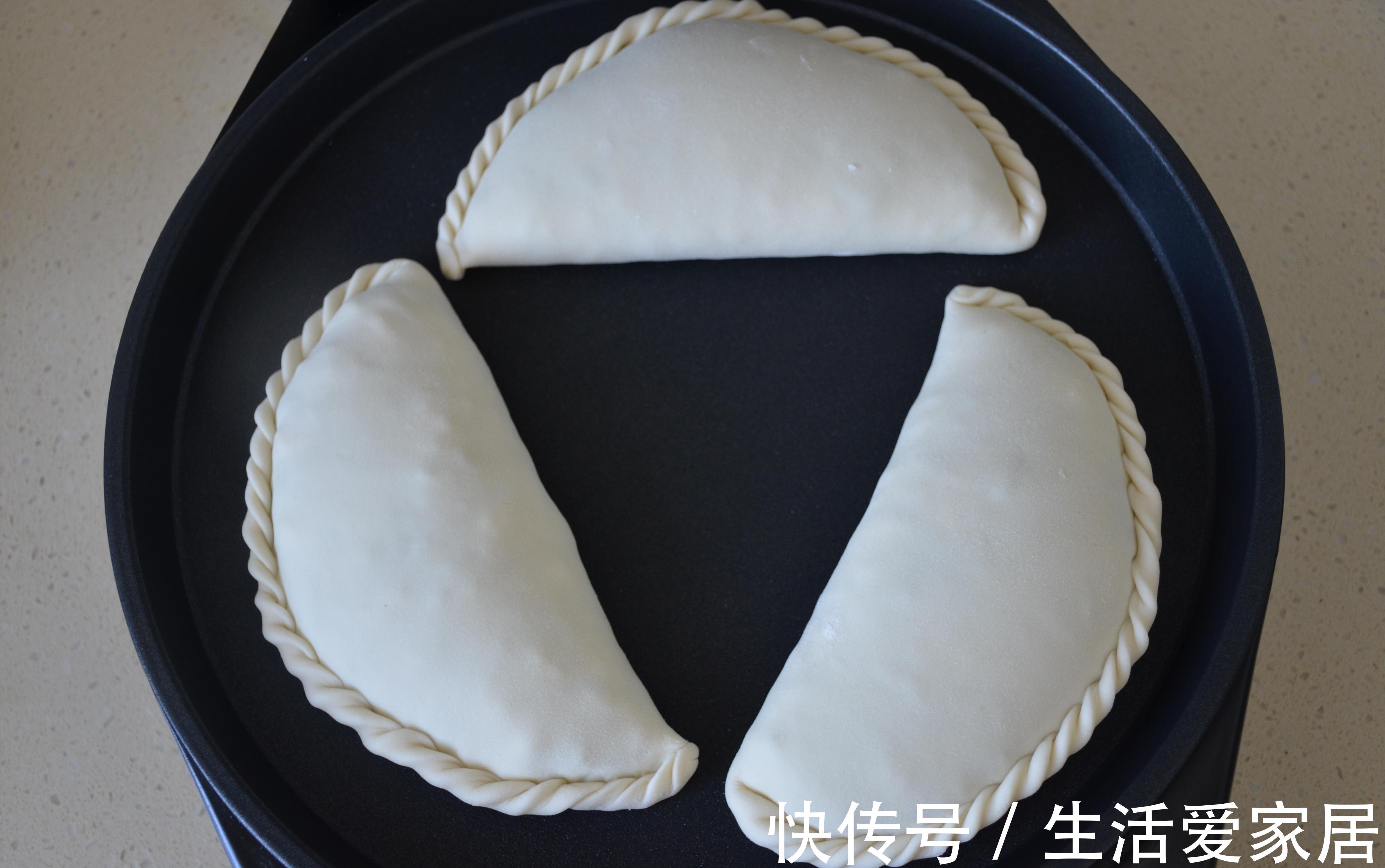 无油版的烙韭菜盒子，无油更健康，外酥里鲜，大人孩子都说好吃