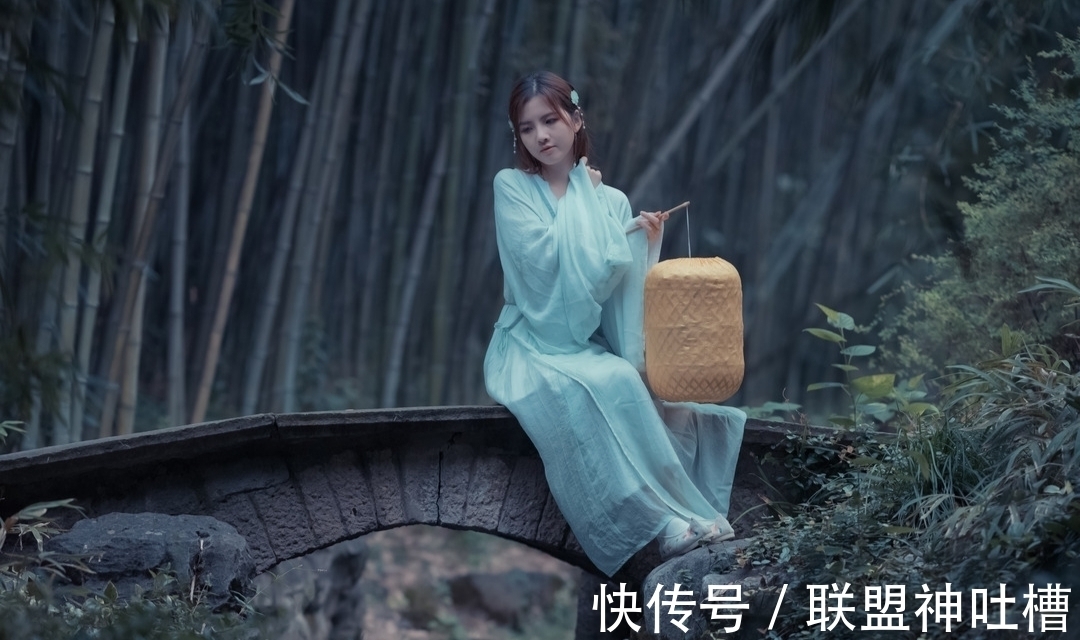 鸣龙$诗·十首丨万树桃花伤落泪,千江碧水倒悬峰